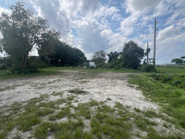 0.9676 acres of vacant Industrial land located near Industrial Park and right off major roadway. Zoned I-G General Industrial (00-Unincorporated). Lot Frontage and Lot Depth are approximate.