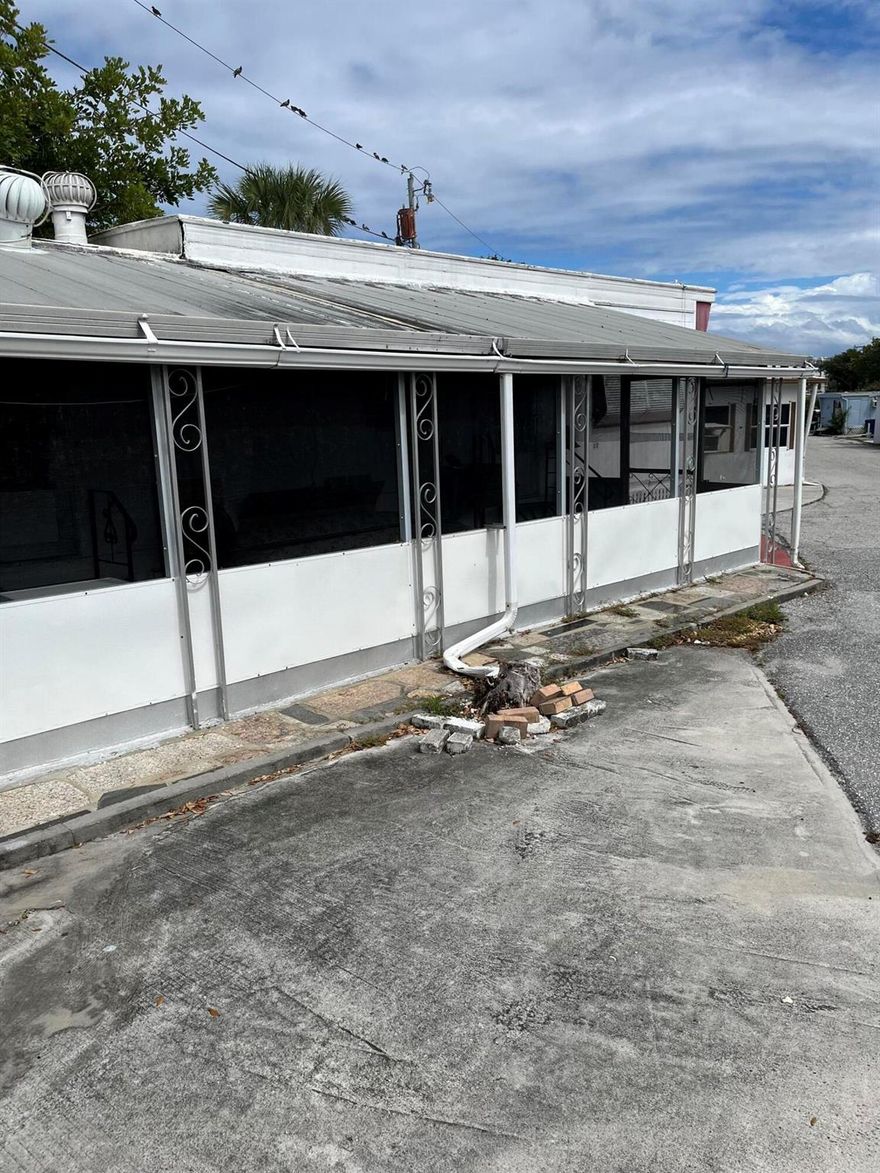 55 community, property ready to move in to won't last Quiet place close to everything