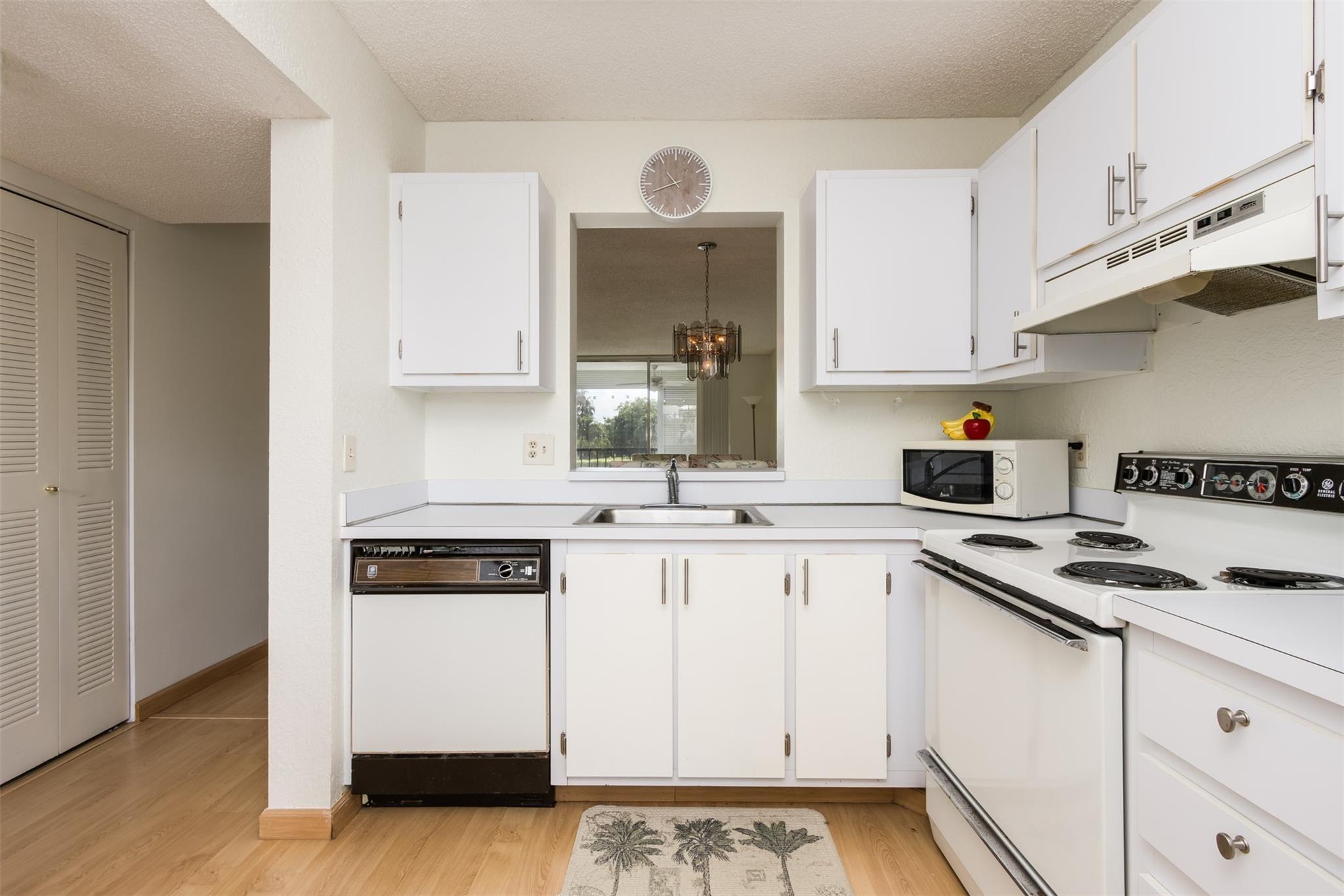 6795 Huntington Ln 201, Delray Beach, FL, 33446/$155,000 3 6795 Huntington Ln 201