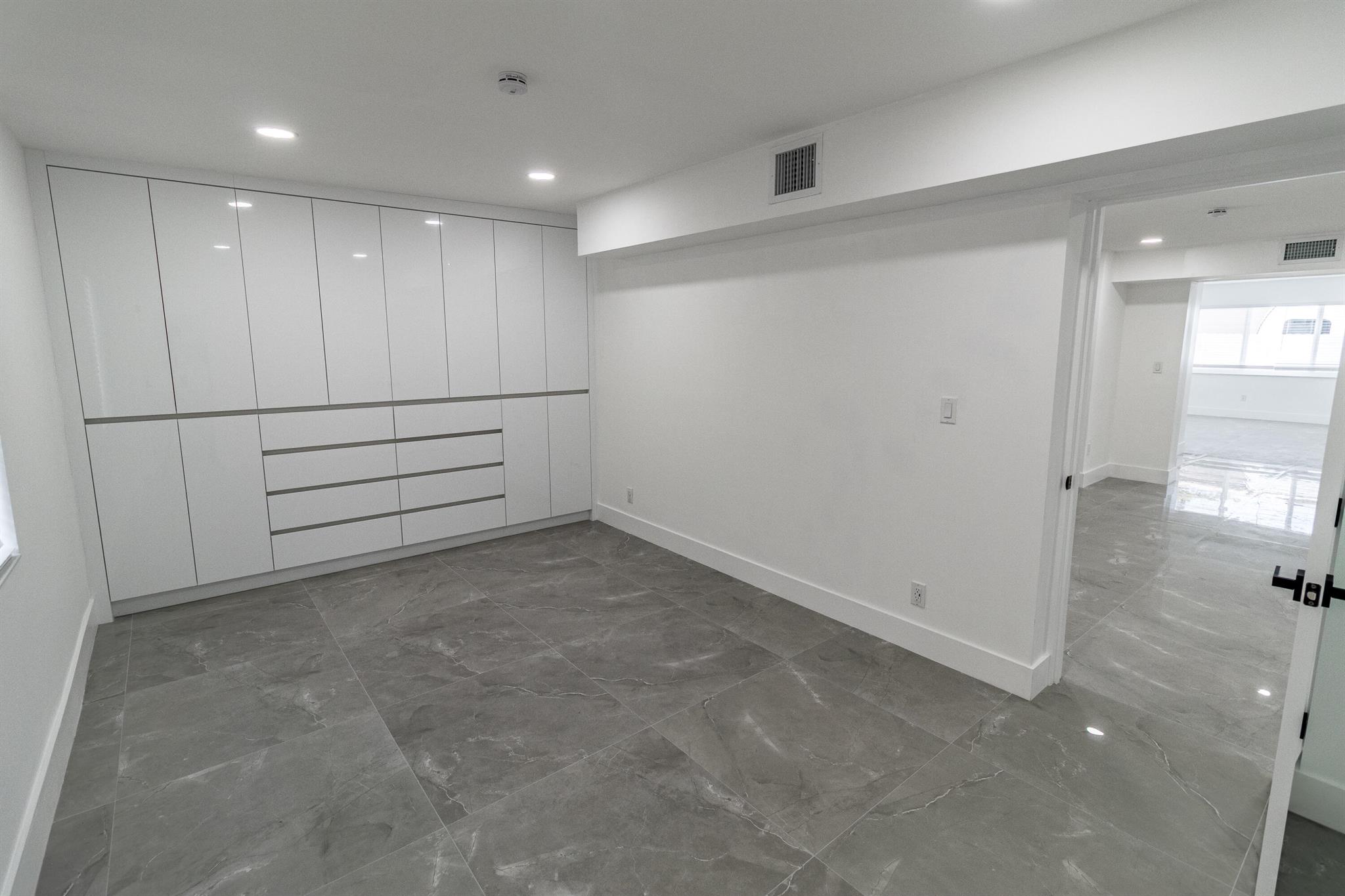 WESTWOOD LAKE 7TH ADDN - Residential