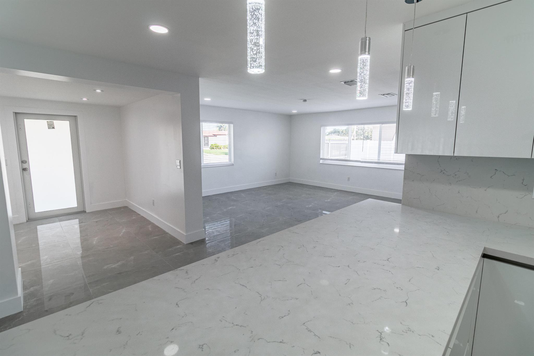 WESTWOOD LAKE 7TH ADDN - Residential