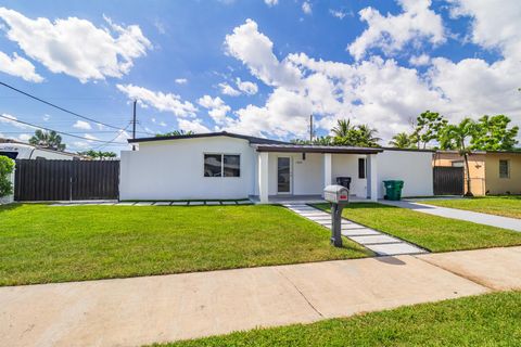 Photo of 11014 Westwood Lake Drive, Miami, FL 33165 (MLS # R11135753) Photo of 11014 Westwood Lake Drive, Miami, FL 33165 (MLS # R11135753)