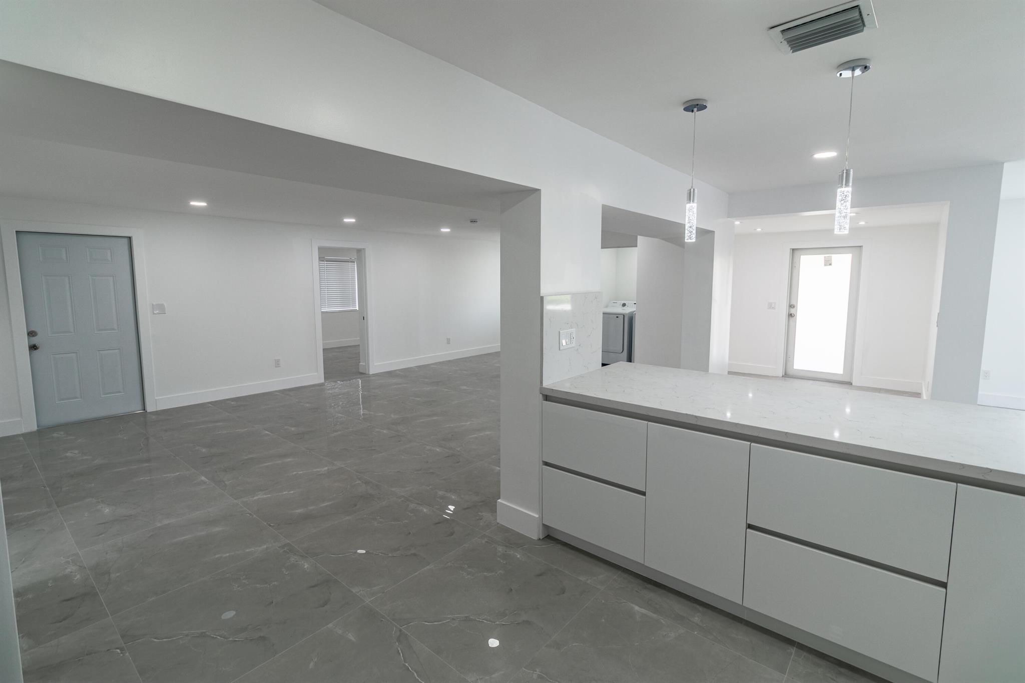 WESTWOOD LAKE 7TH ADDN - Residential