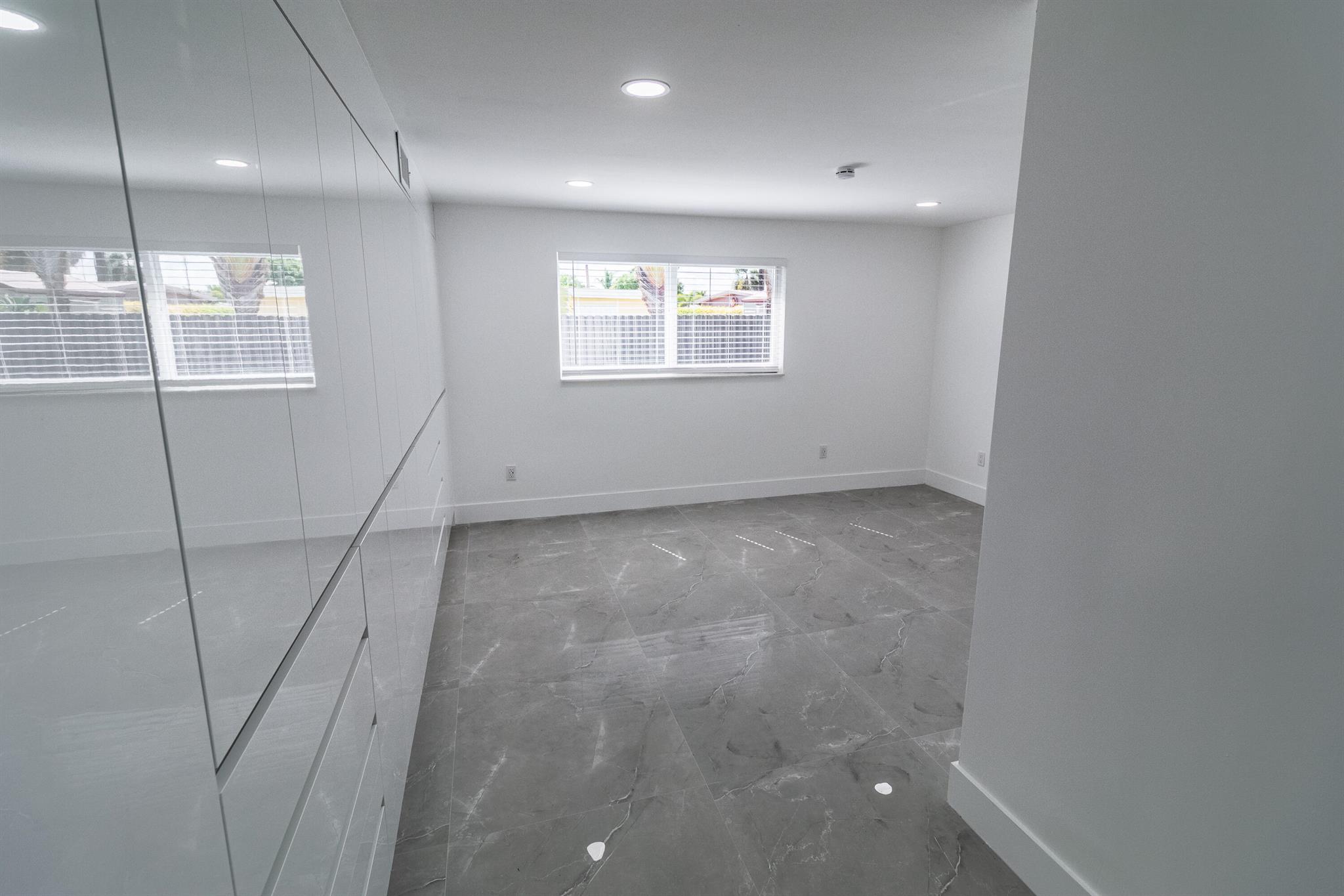 WESTWOOD LAKE 7TH ADDN - Residential