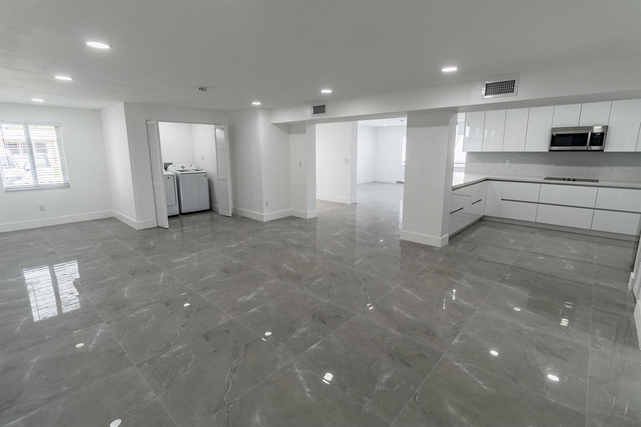 WESTWOOD LAKE 7TH ADDN - Residential