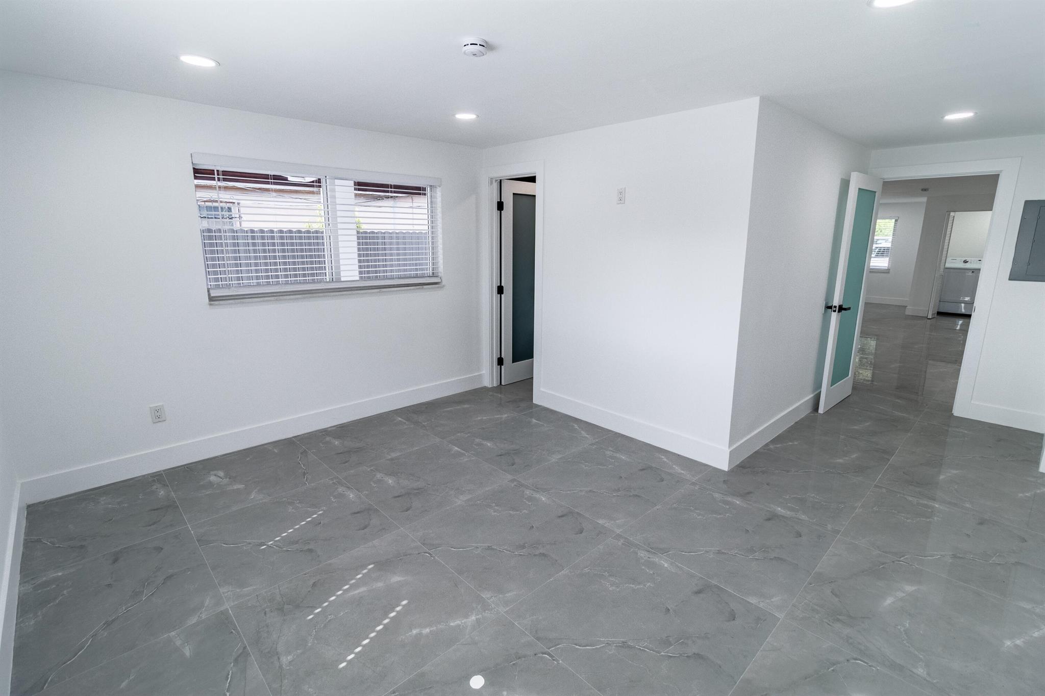 WESTWOOD LAKE 7TH ADDN - Residential