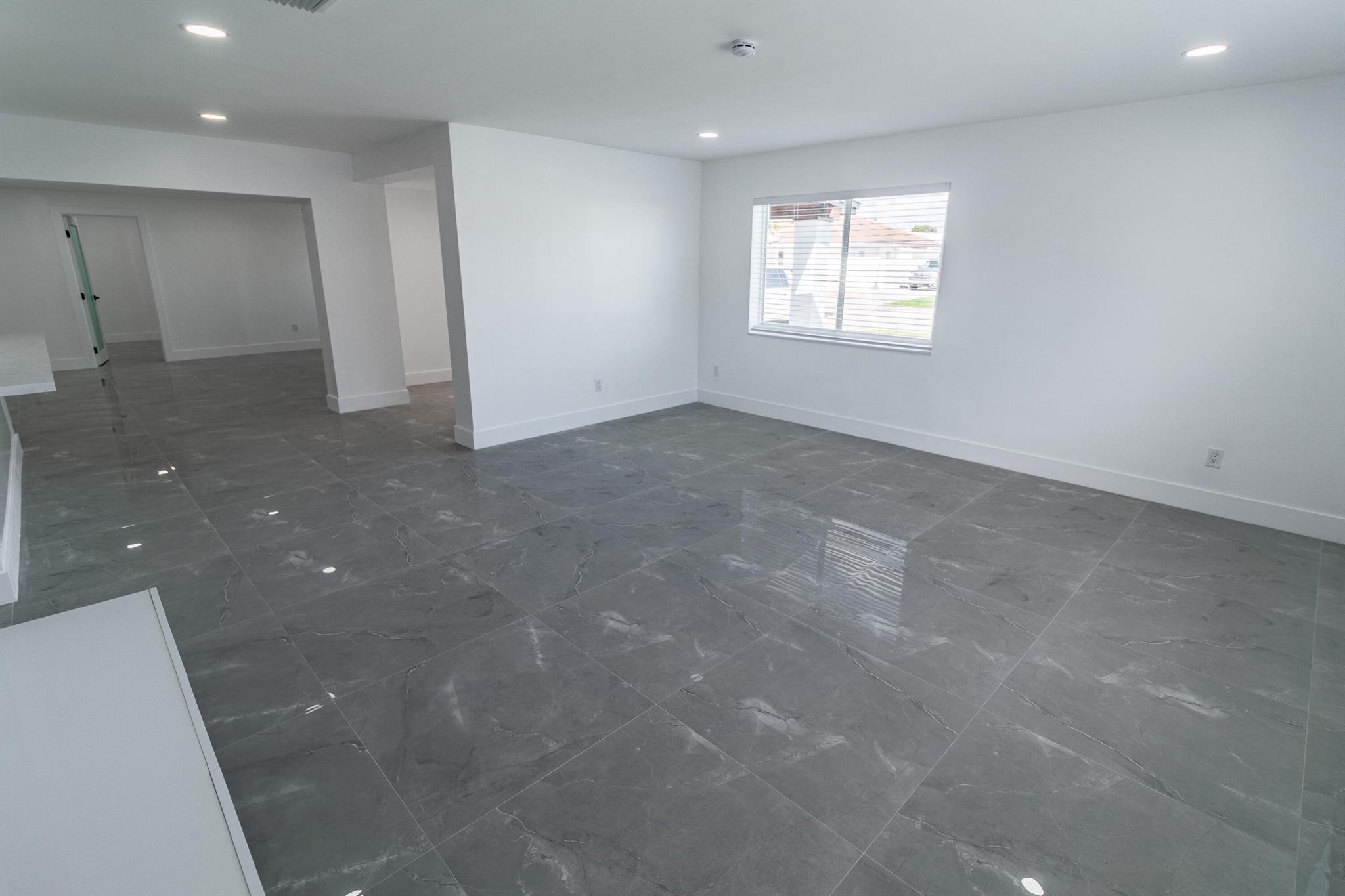 WESTWOOD LAKE 7TH ADDN - Residential