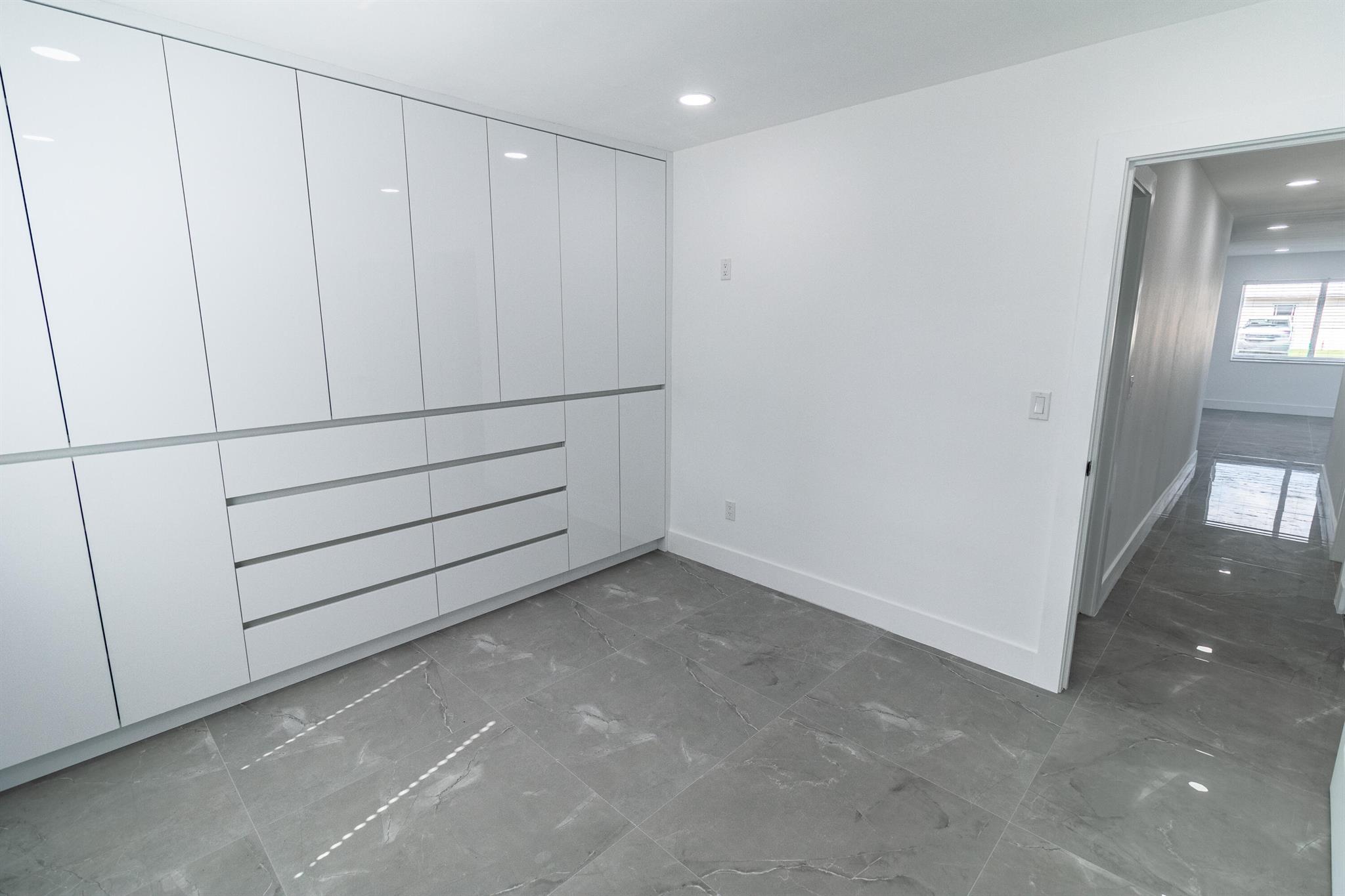 WESTWOOD LAKE 7TH ADDN - Residential