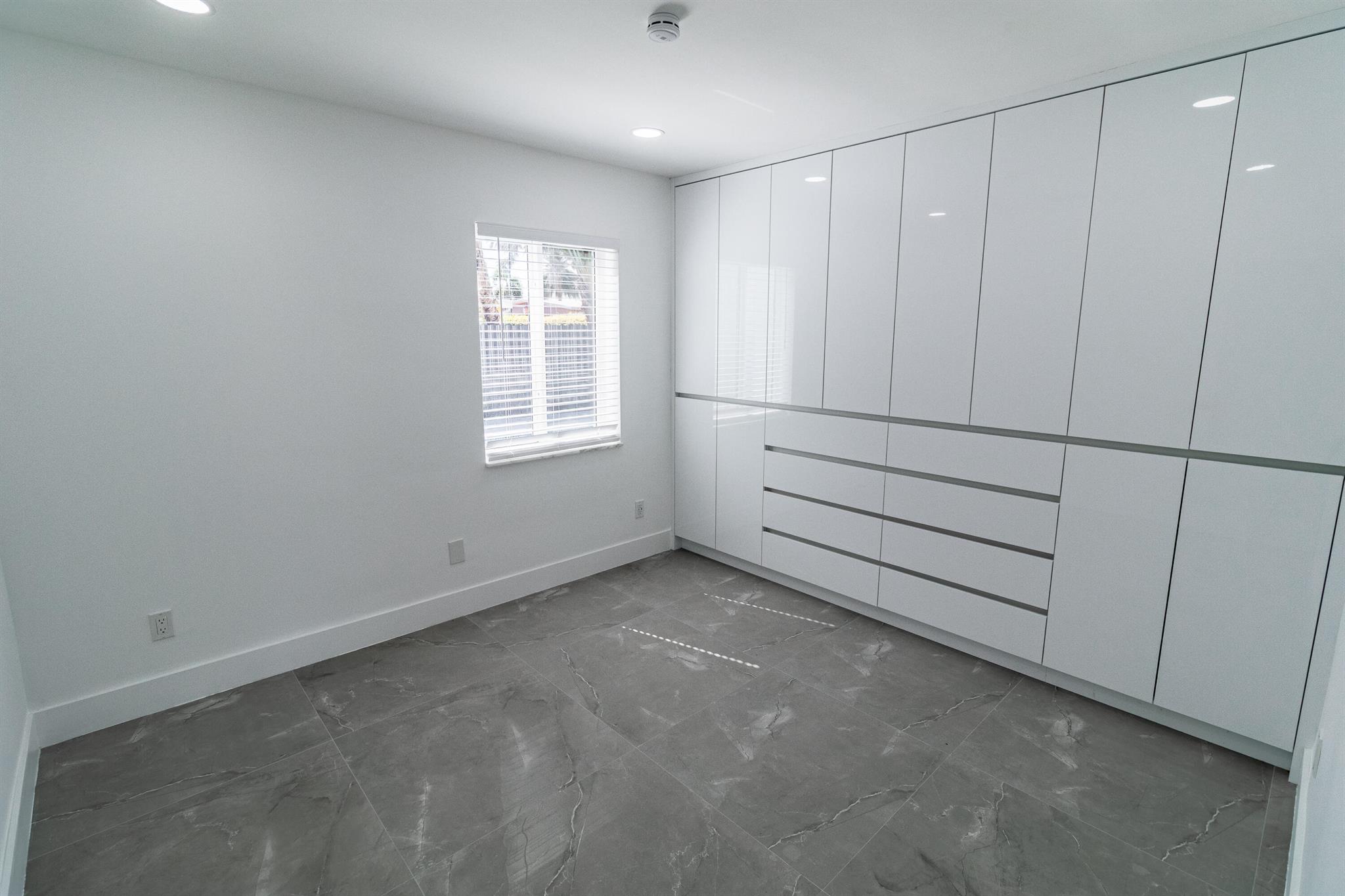 WESTWOOD LAKE 7TH ADDN - Residential