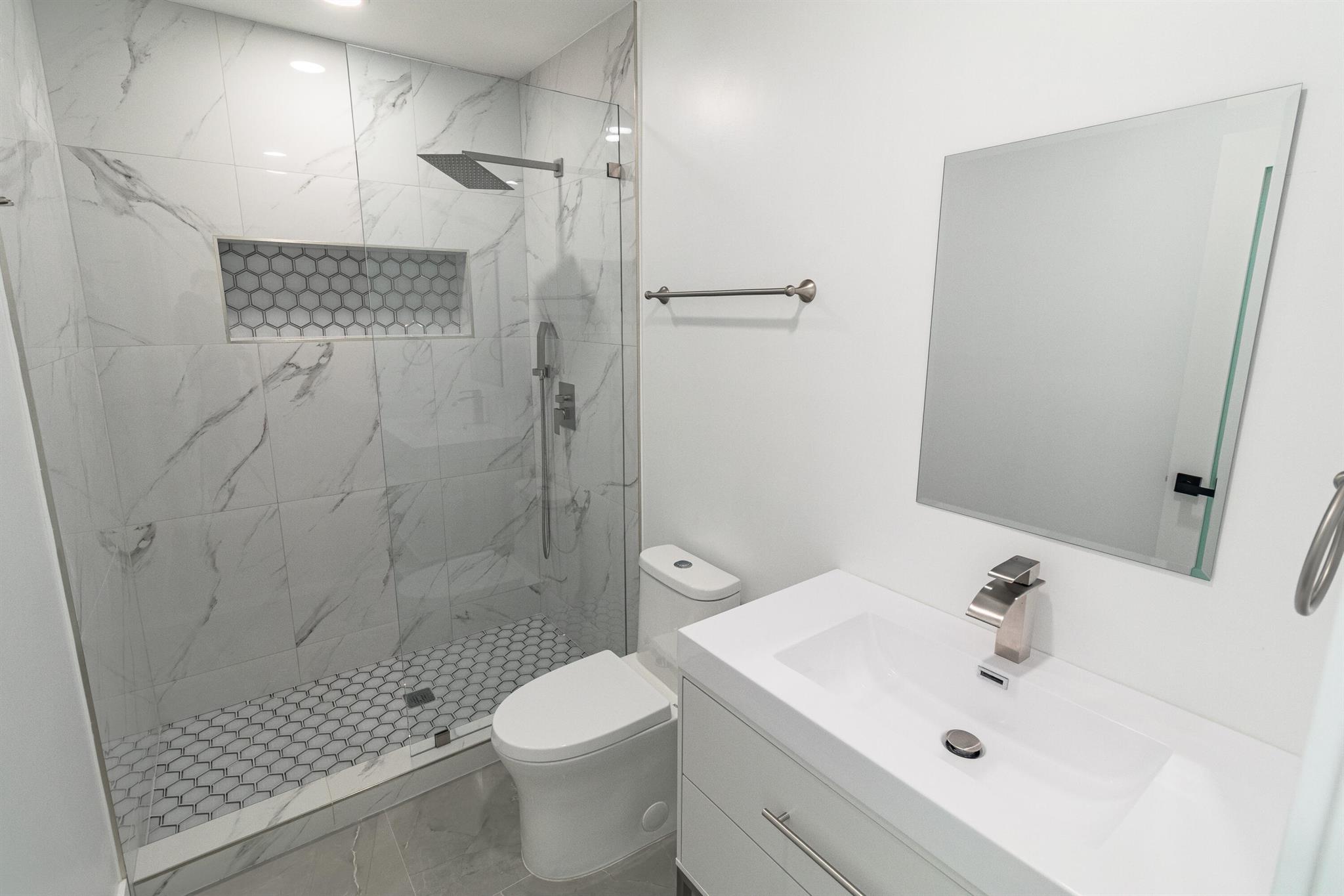 WESTWOOD LAKE 7TH ADDN - Residential