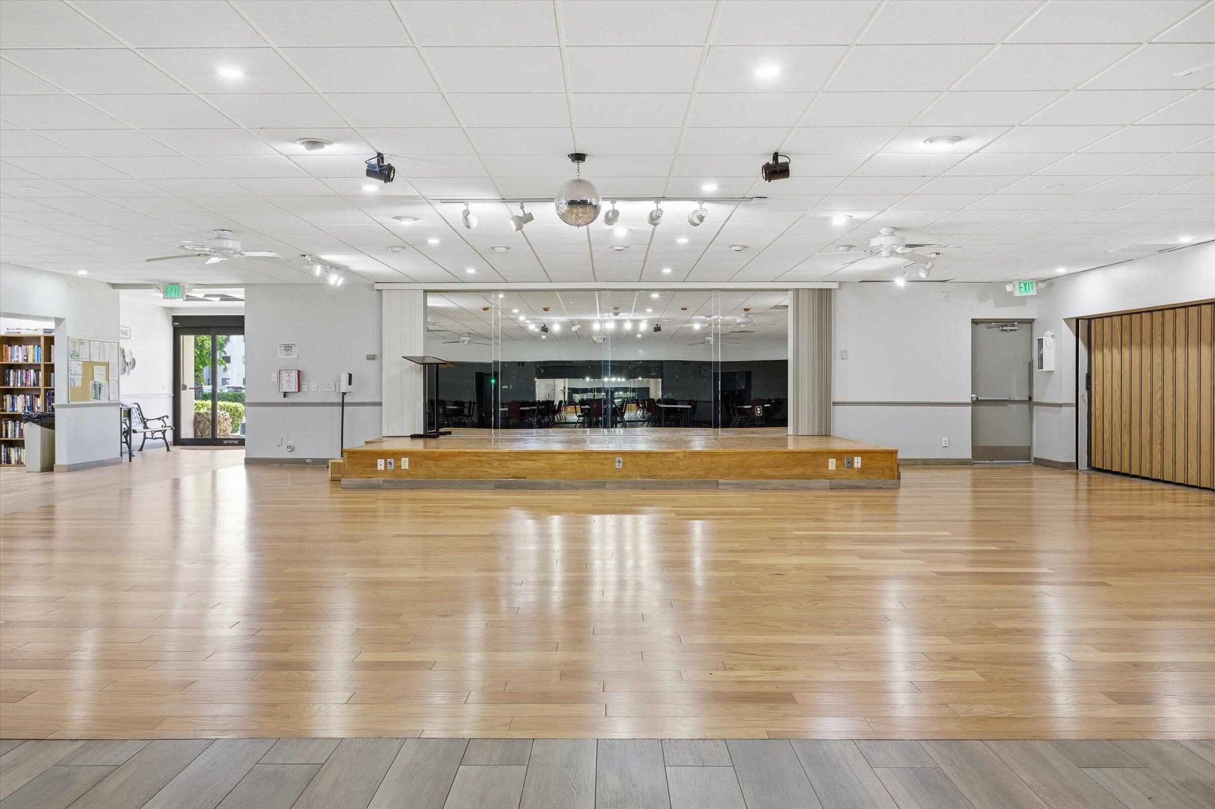 CYPRESS CONDO - Residential