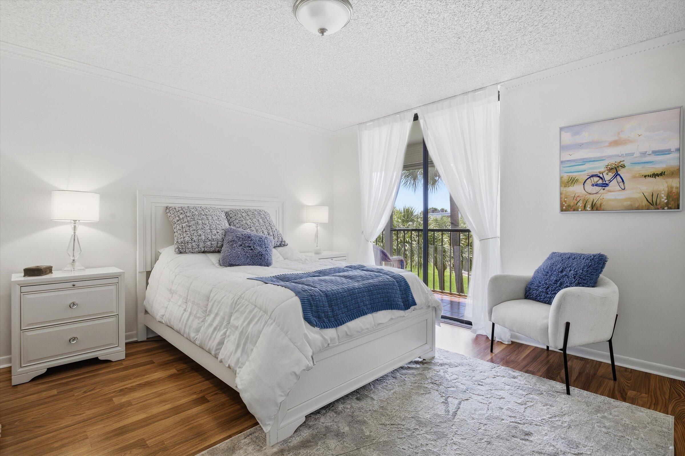 CYPRESS CONDO - Residential