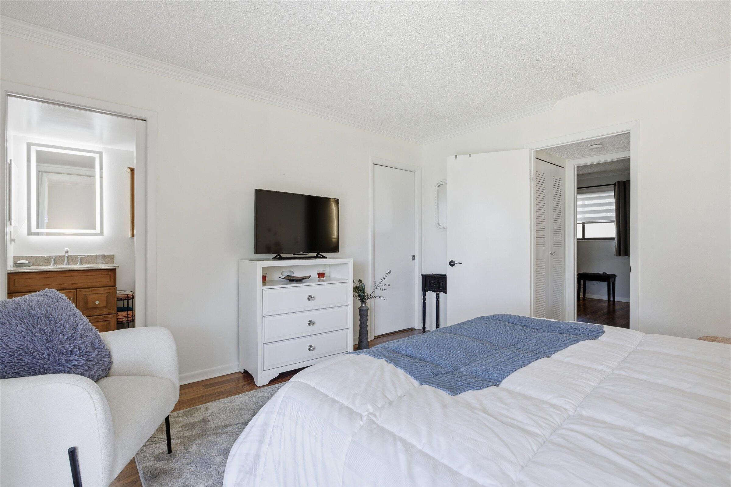 CYPRESS CONDO - Residential