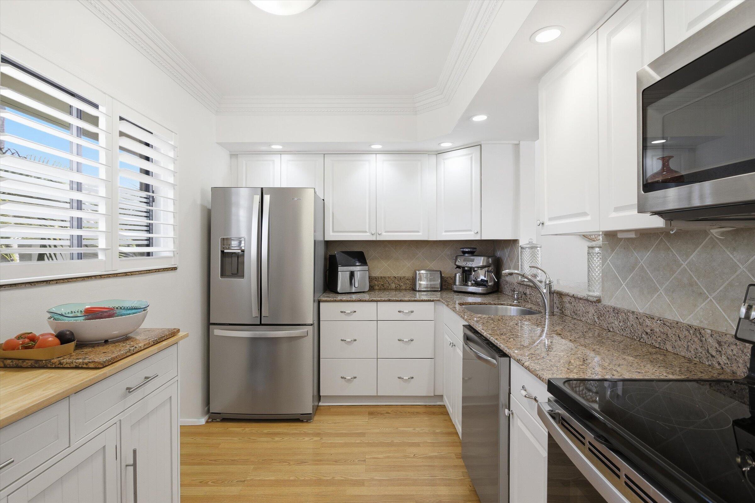 CYPRESS CONDO - Residential