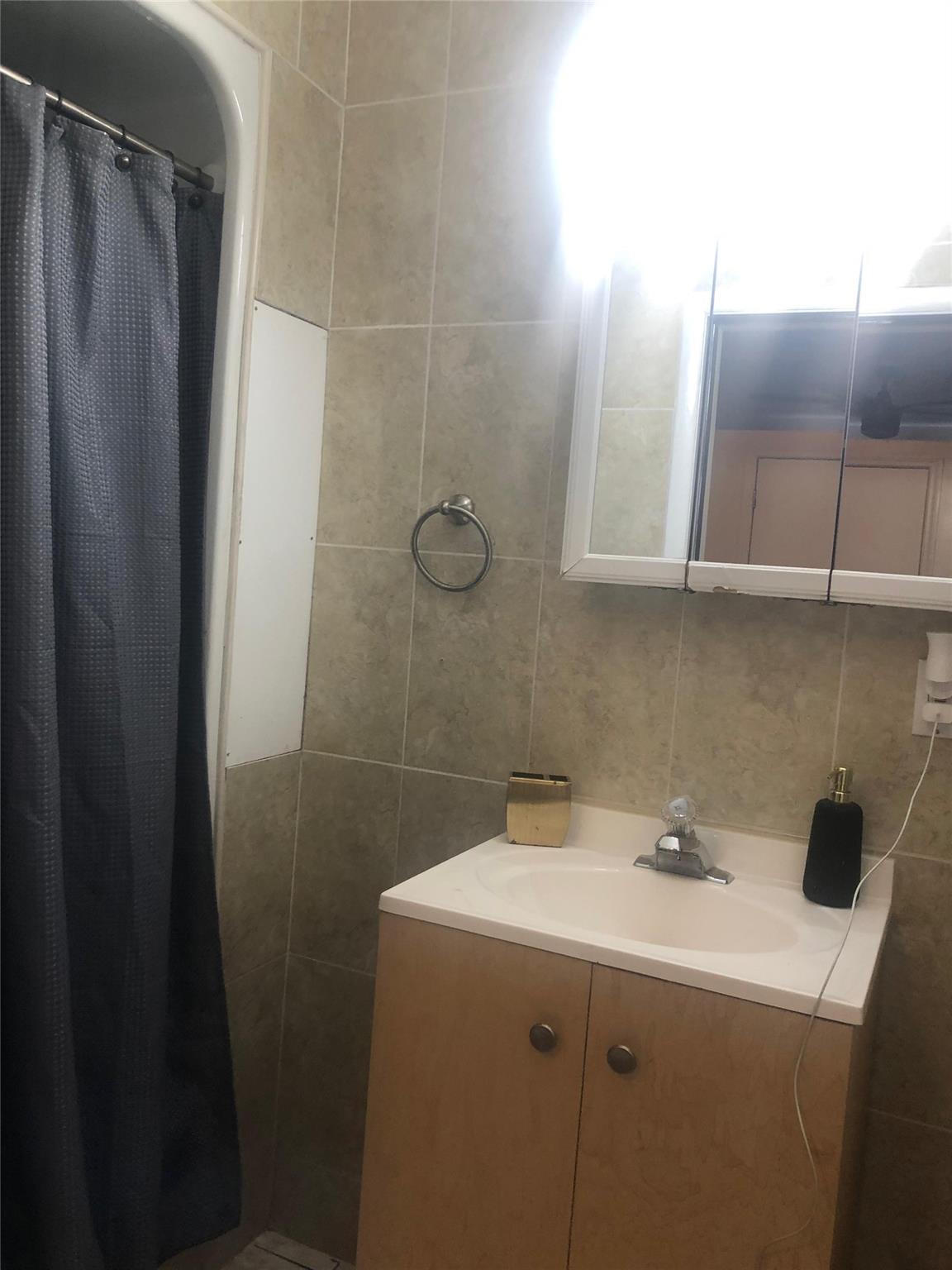 Myrtle Grove 1st Add - Residential Lease