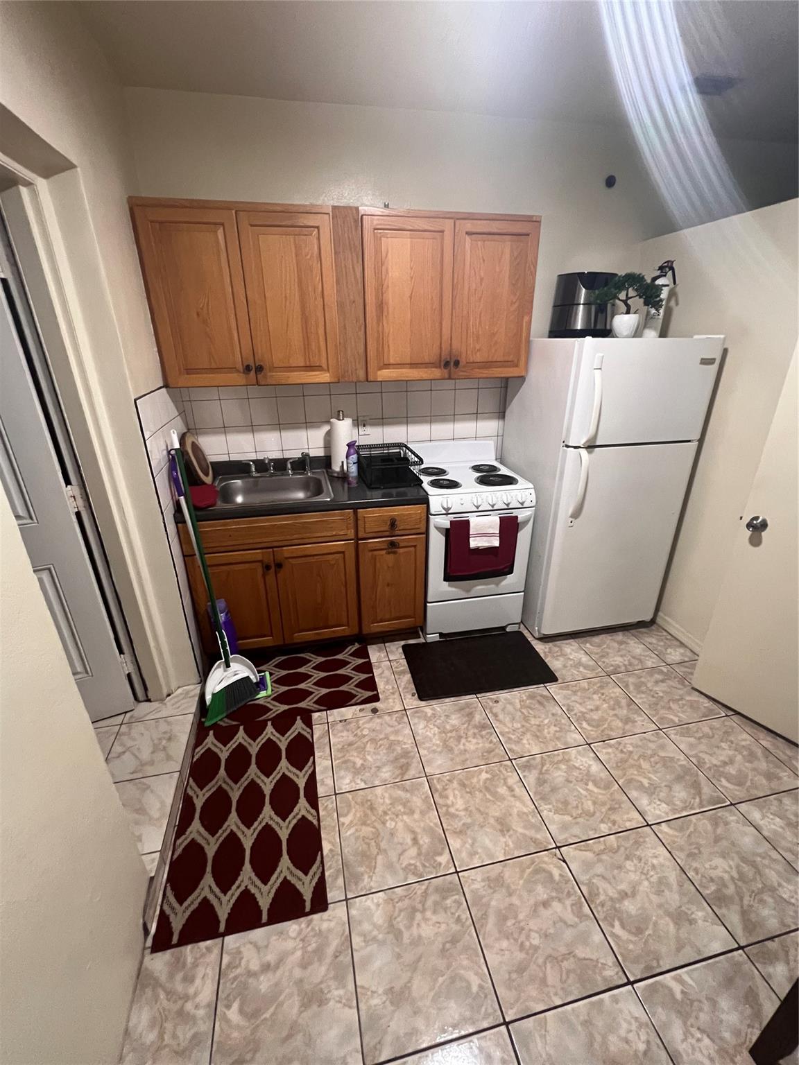 Myrtle Grove 1st Add - Residential Lease