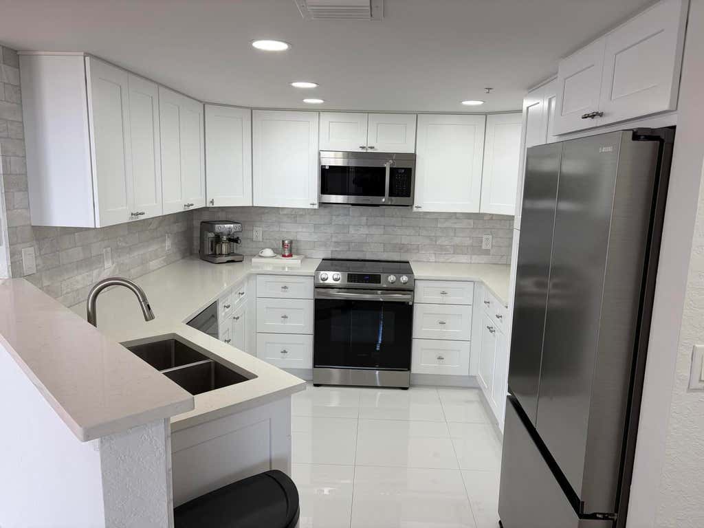 Photo of 1801 N FLAGLER Drive #824, West Palm Beach, FL 33407 (MLS # B26056084)