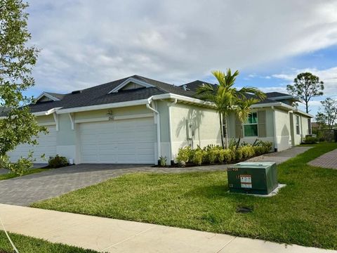 1561 SE Crosswood Way Port St Lucie FL 34984