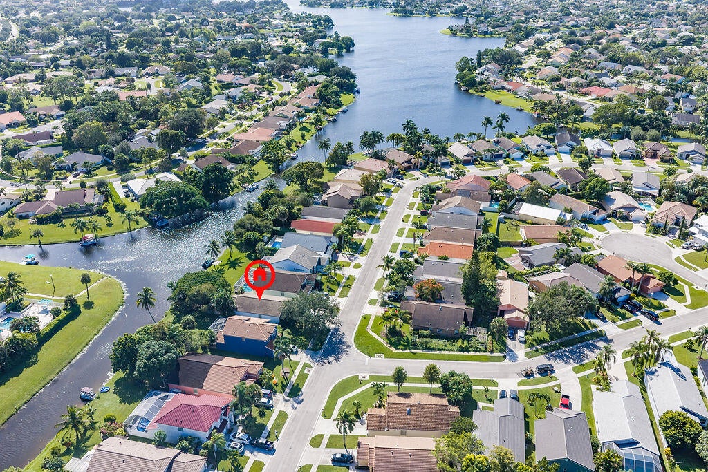 Properties 740 Lake Wellington Drive