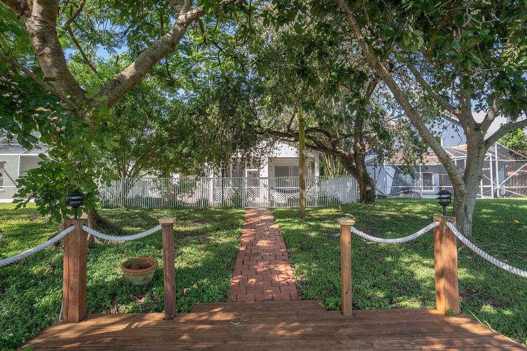 Properties 740 Lake Wellington Drive