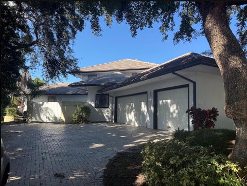 Photo of 6500 SE WINGED FOOT Drive, Stuart, FL 34997 (MLS # B26090513)