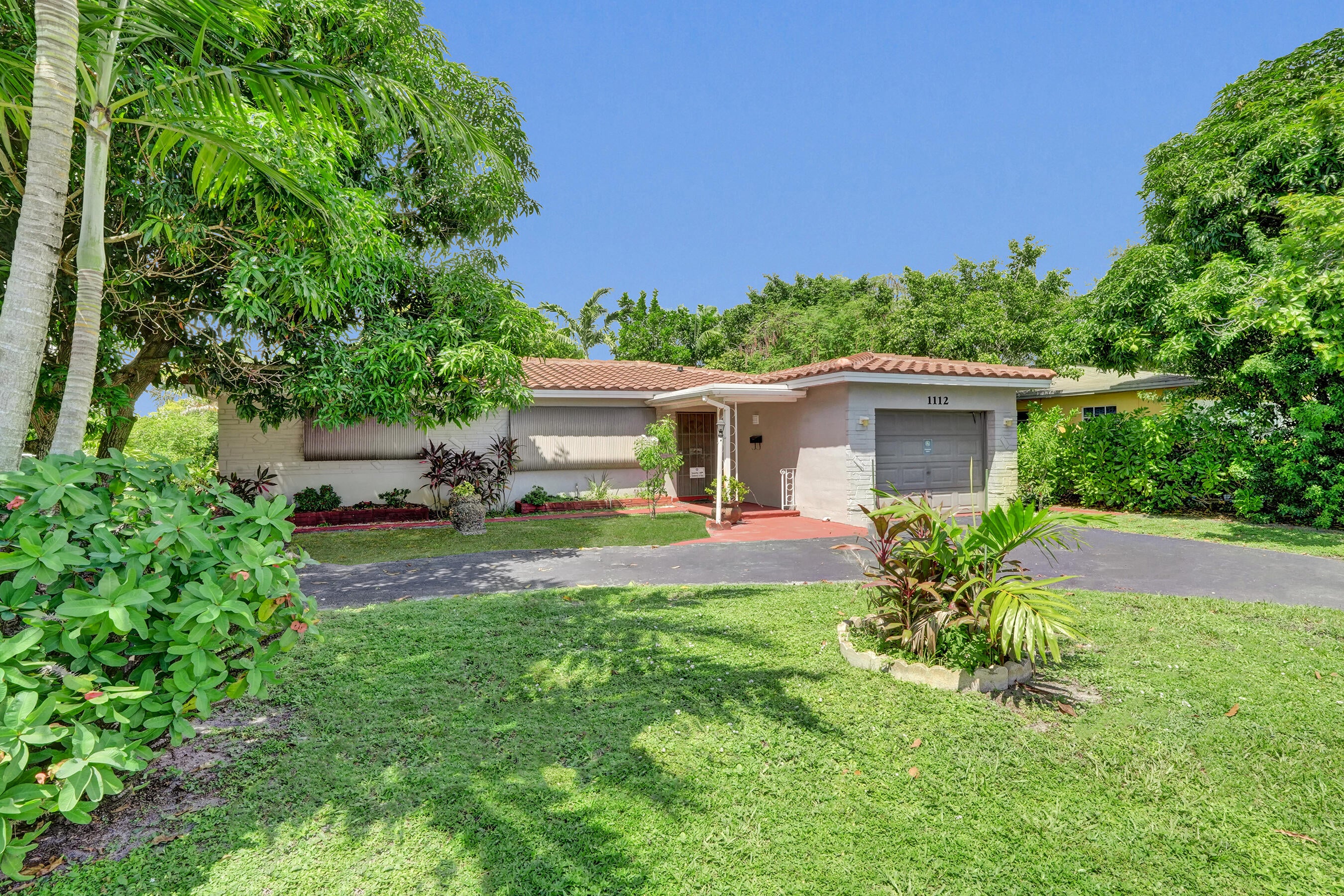 1112 S 22nd Court