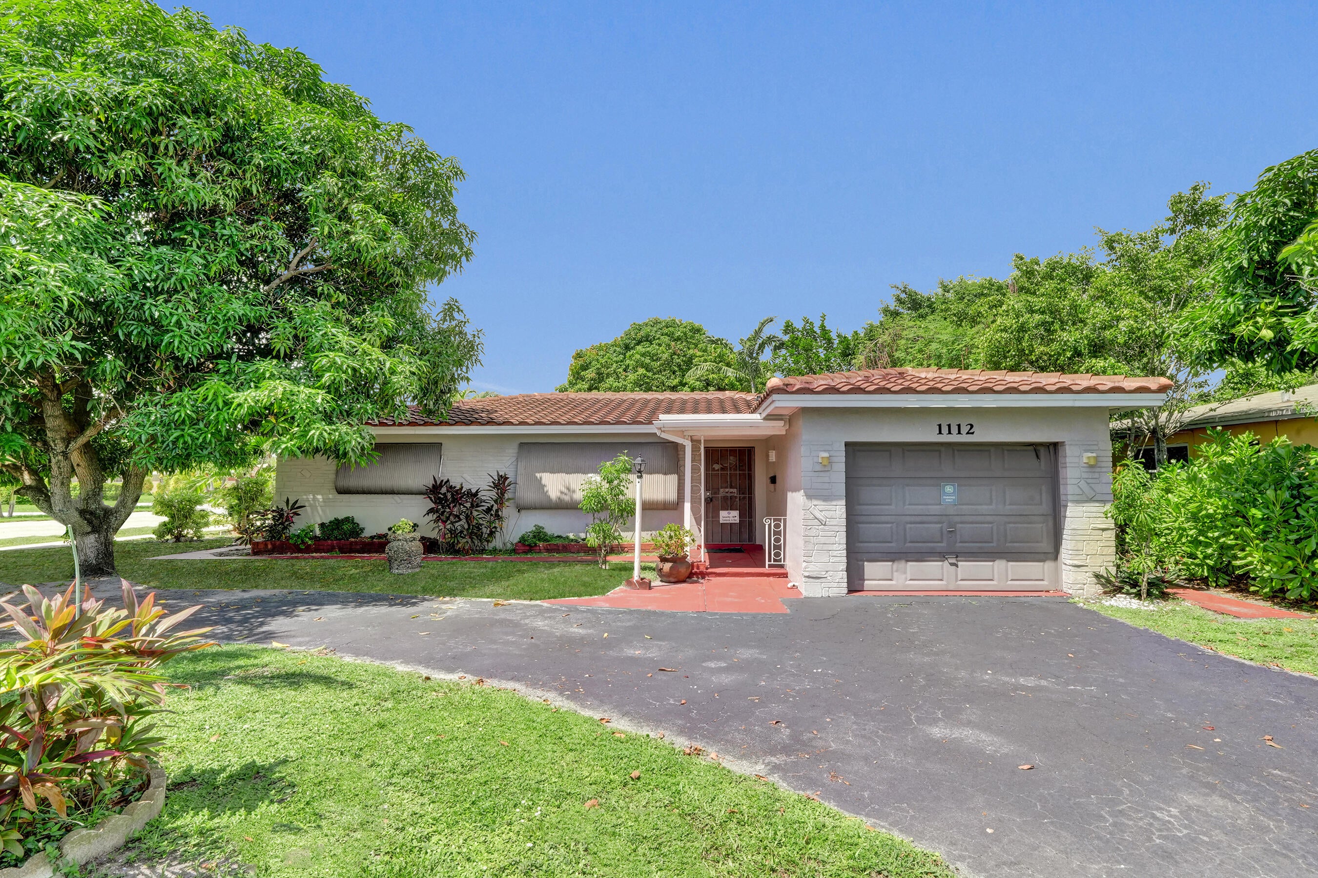 1112 S 22nd Court