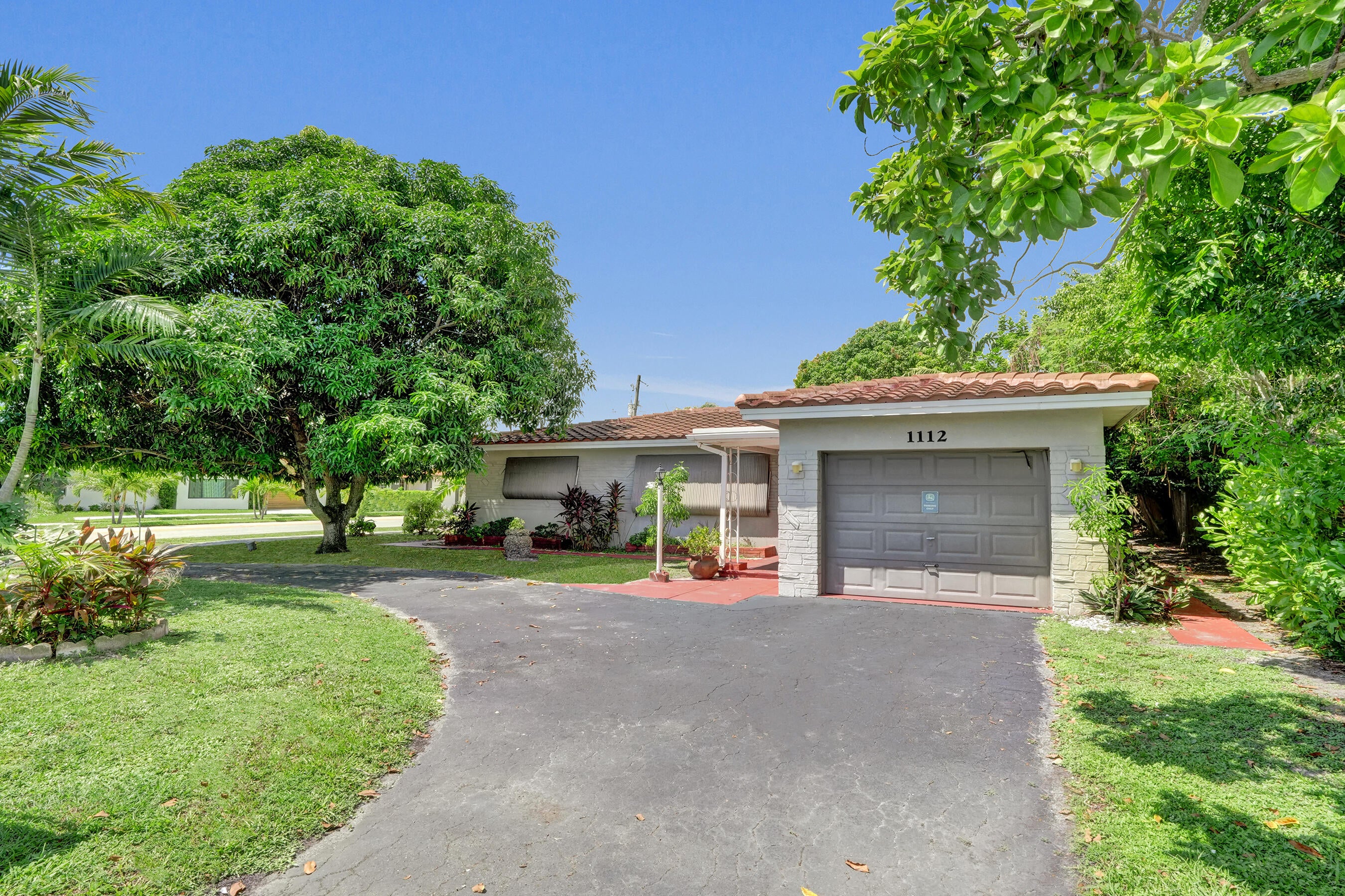 1112 S 22nd Court