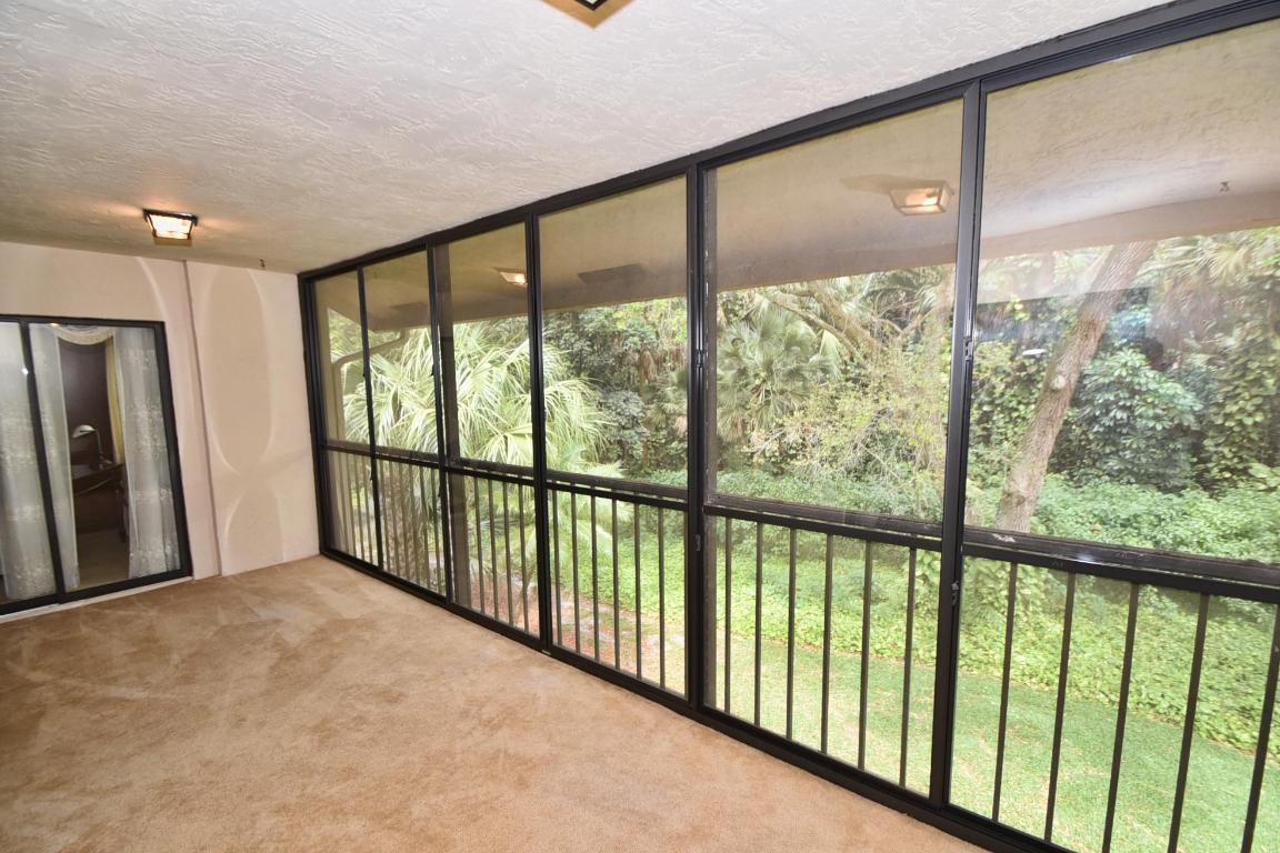 COACH HOUSES OF TOWN PLACE CONDO - Residential Lease