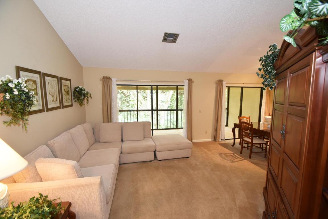 COACH HOUSES OF TOWN PLACE CONDO - Residential Lease