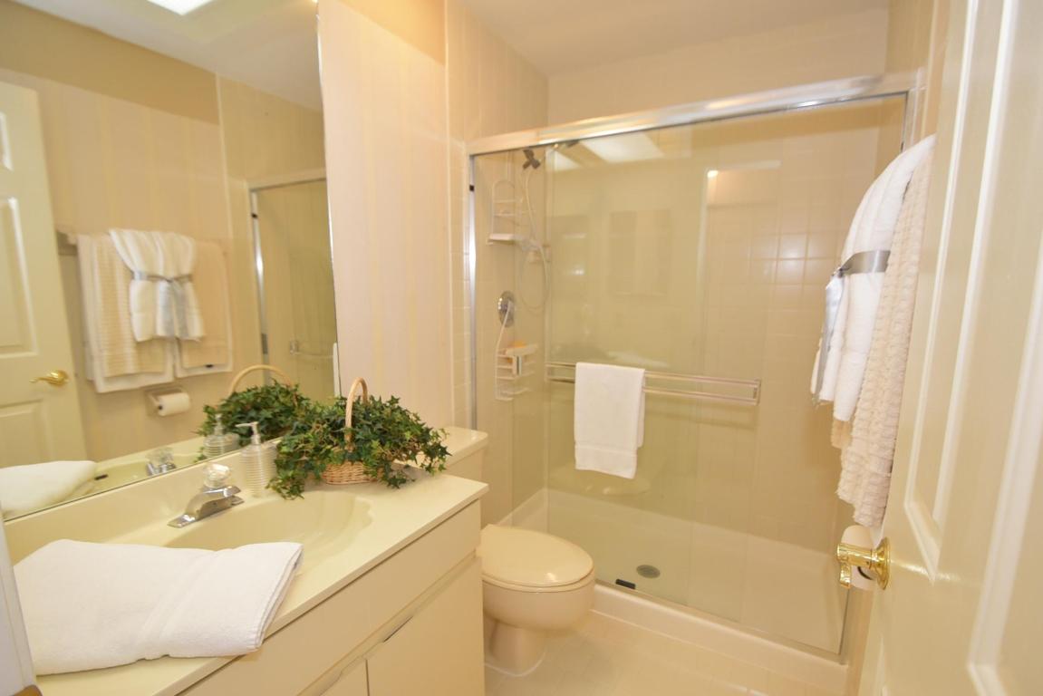 COACH HOUSES OF TOWN PLACE CONDO - Residential Lease