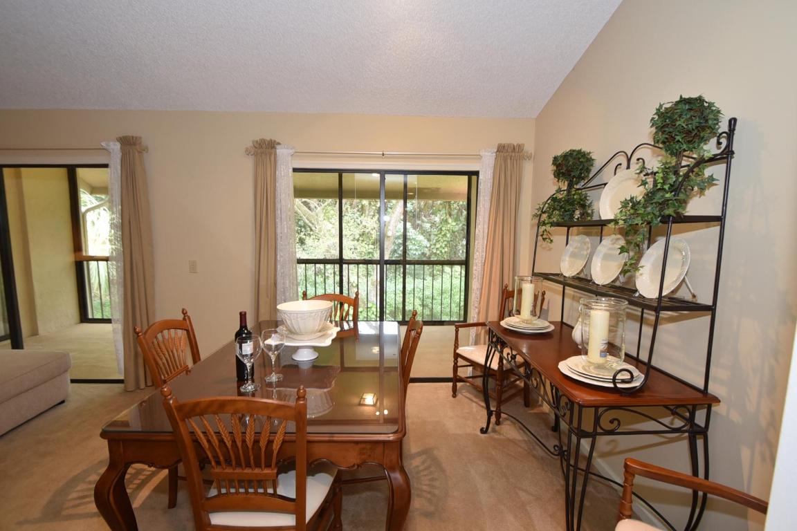 COACH HOUSES OF TOWN PLACE CONDO - Residential Lease