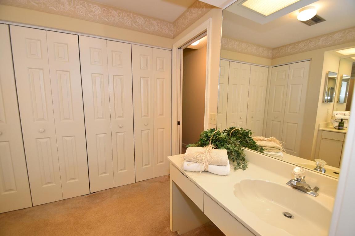 COACH HOUSES OF TOWN PLACE CONDO - Residential Lease