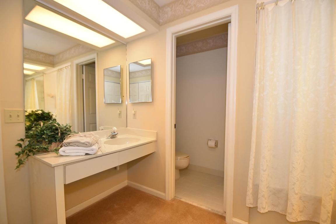 COACH HOUSES OF TOWN PLACE CONDO - Residential Lease