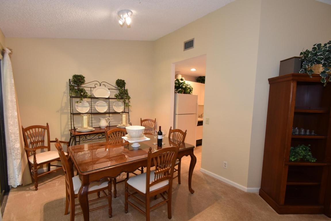 COACH HOUSES OF TOWN PLACE CONDO - Residential Lease