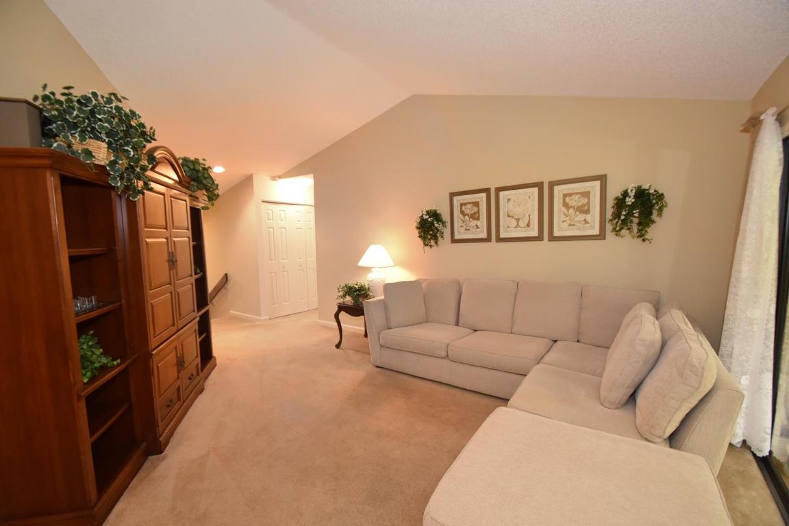 COACH HOUSES OF TOWN PLACE CONDO - Residential Lease