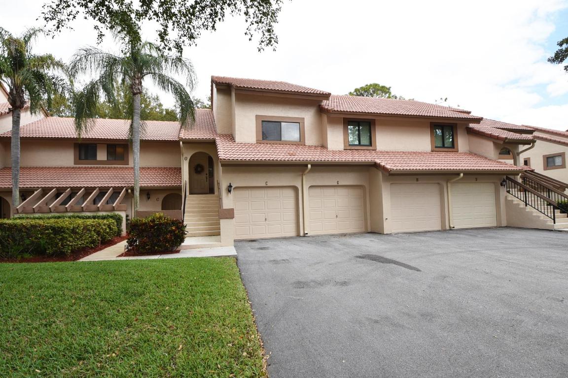 COACH HOUSES OF TOWN PLACE CONDO - Residential Lease