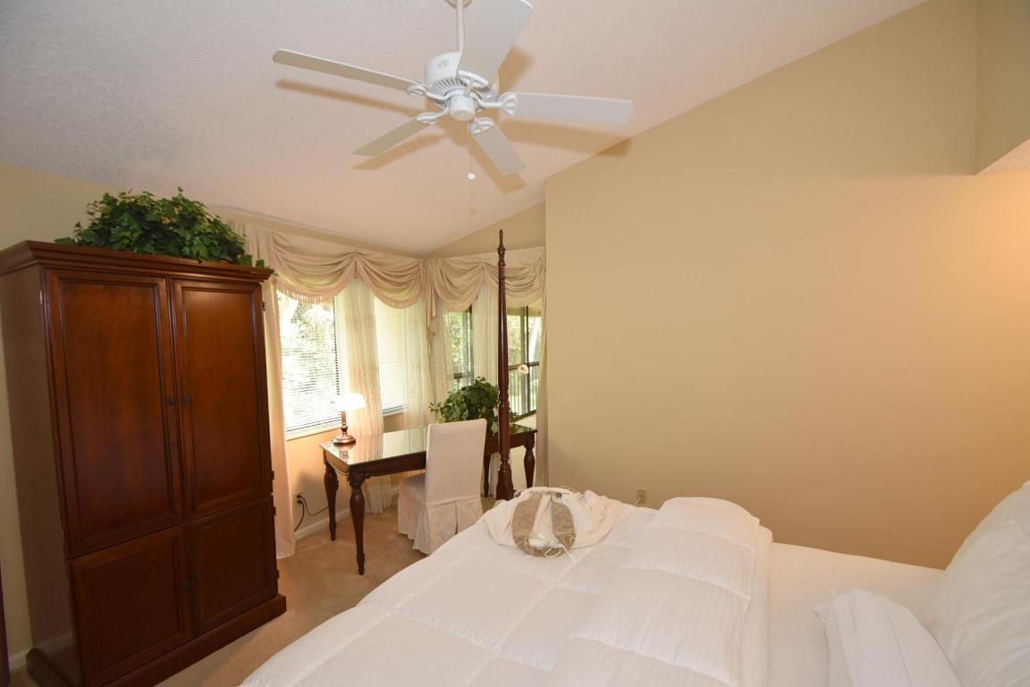 COACH HOUSES OF TOWN PLACE CONDO - Residential Lease