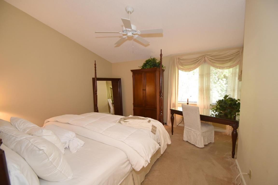 COACH HOUSES OF TOWN PLACE CONDO - Residential Lease