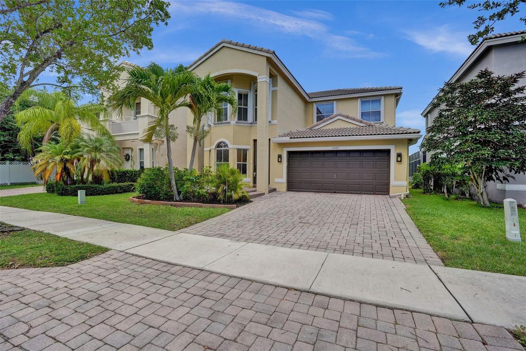 Photo of 4283 S Magnolia Cir, Delray Beach, FL 33445 (MLS # F10513776)