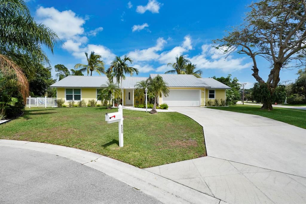 Photo of 6009 Eagles Nest Drive, Jupiter, FL 33458 (MLS # R10710484)