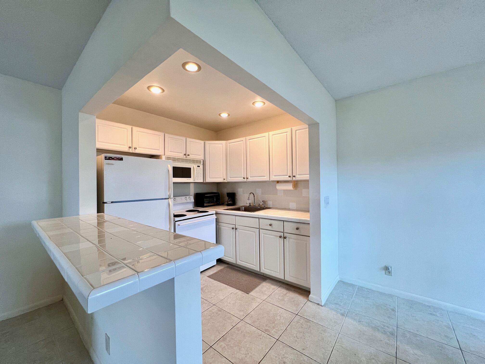 93 Norwich D, West Palm Beach, FL, 33417/$79,900 3 93 Norwich D