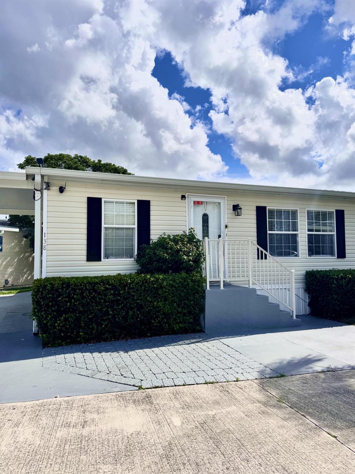 138 Plantation Boulevard
