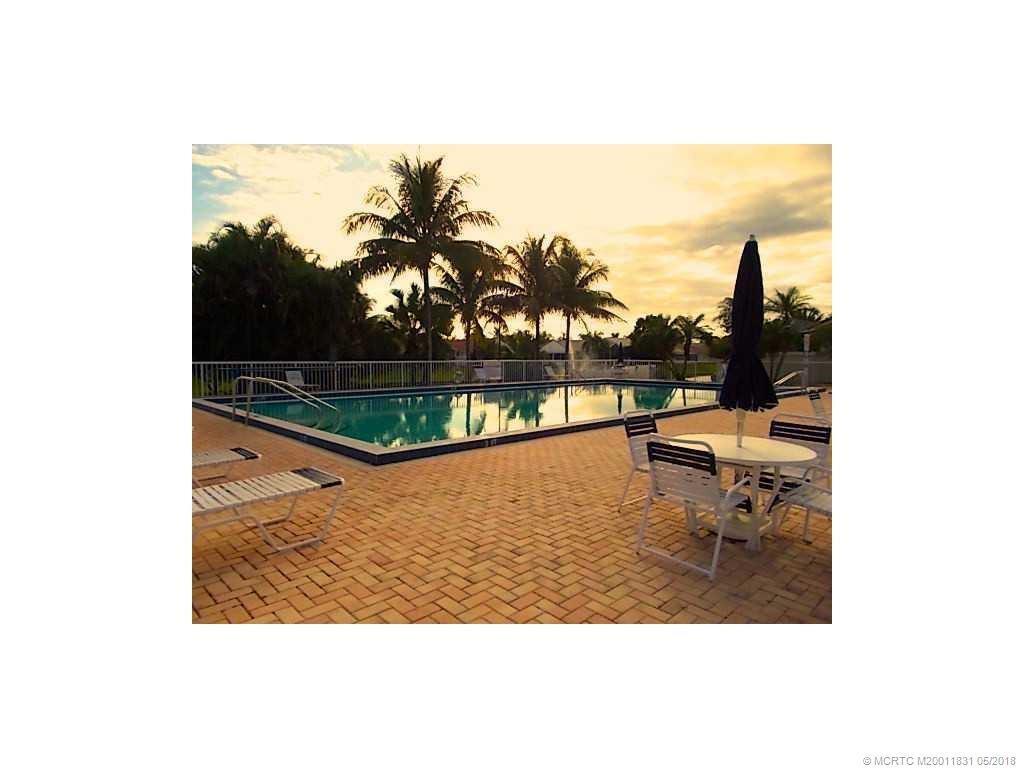 CHARTER CLUB AT MARTIN DOWNS - Residential