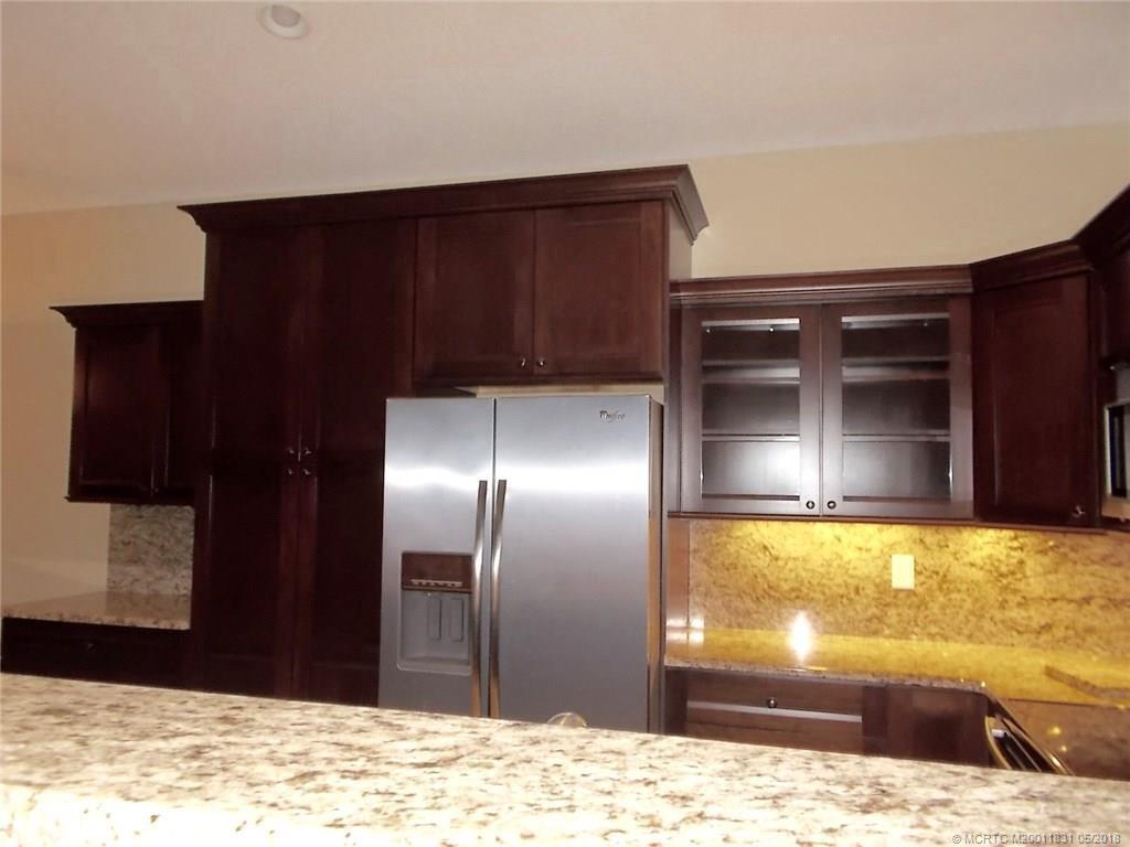 CHARTER CLUB AT MARTIN DOWNS - Residential