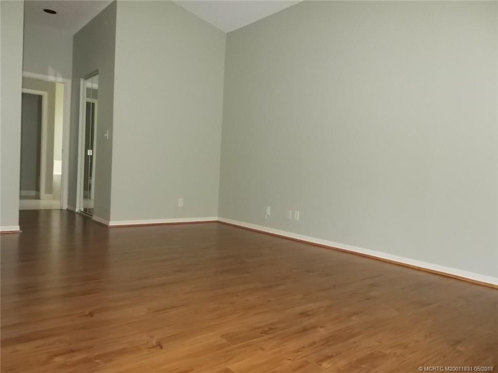 CHARTER CLUB AT MARTIN DOWNS - Residential