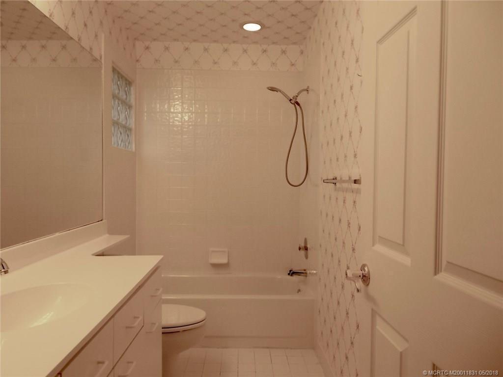CHARTER CLUB AT MARTIN DOWNS - Residential