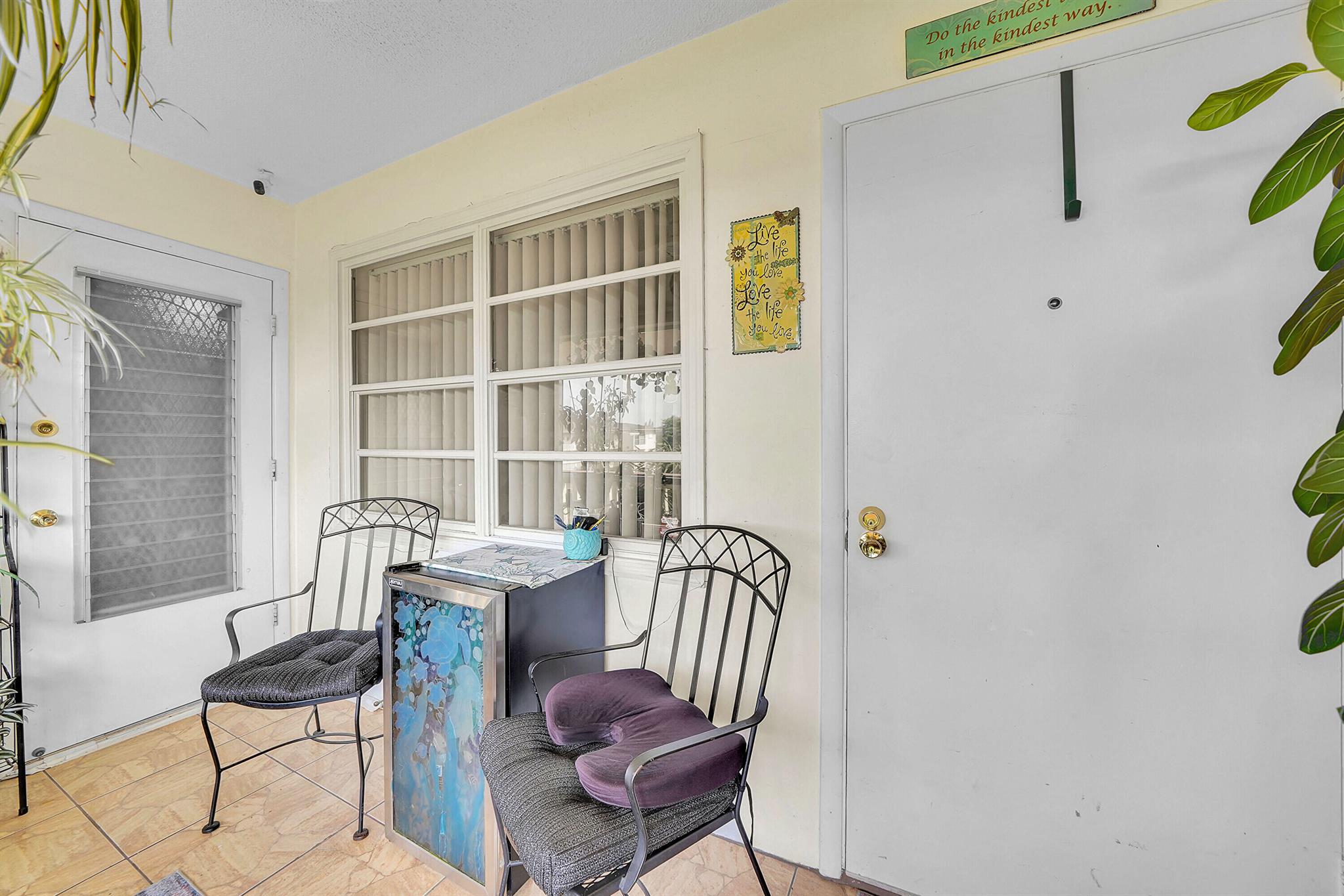 Hollywood, Florida 33021, United States, 2 Bedrooms Bedrooms, ,1 BathroomBathrooms,Residential,Active,209611