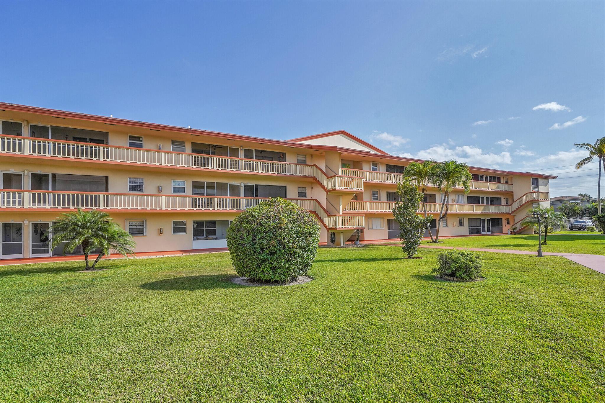 Hollywood, Florida 33021, United States, 2 Bedrooms Bedrooms, ,1 BathroomBathrooms,Residential,Active,209611