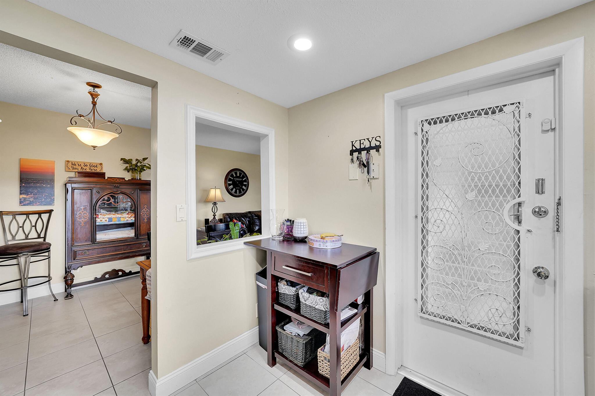 Hollywood, Florida 33021, United States, 2 Bedrooms Bedrooms, ,1 BathroomBathrooms,Residential,Active,209611